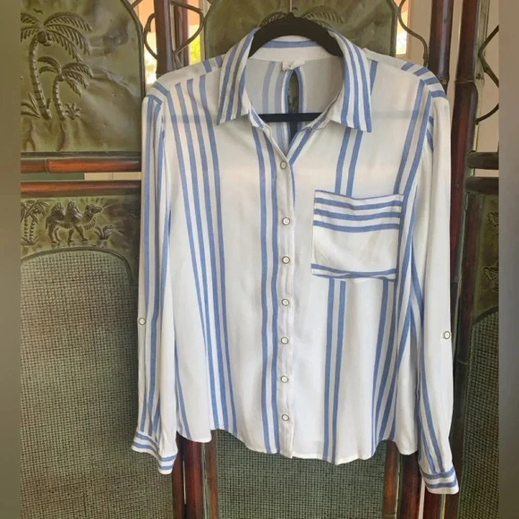 KOAJ BASIC WOMENS BLUE/WHITE BUTTON DOWN LONG SLEEVE BLOUSE SIZE MEDIUM‎ - Picture 1 of 10